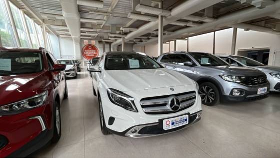 MERCEDES-BENZ GLA 200 1.6 CGI STYLE 16V TURBO FLEX 4P AUTOMÁTICO